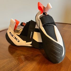 Brand new adidas 5.1 hiangle climb shoes Never worn or used. Stealth rubber C4